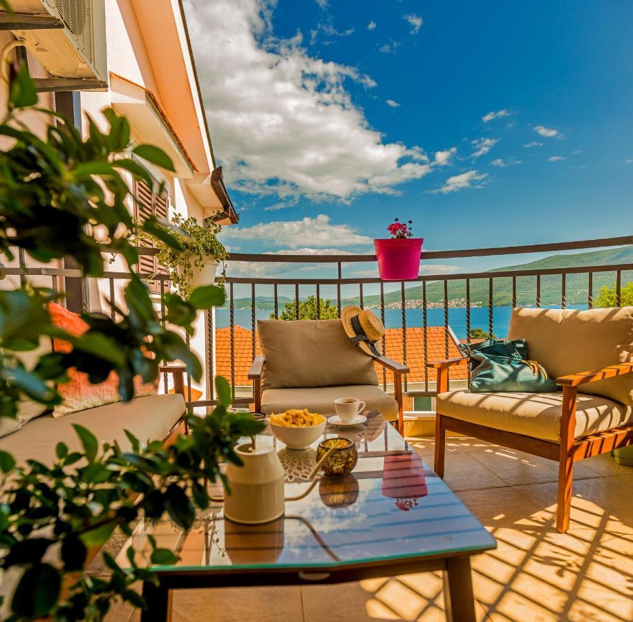 Cicciobello Lux Apartment Baosici With Stunning Sea View Exteriér fotografie